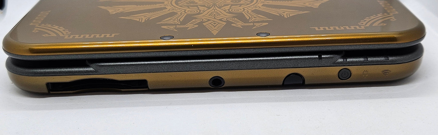 Nintendo New 3DS XL Hyrule Edition - Modded (Complete)
