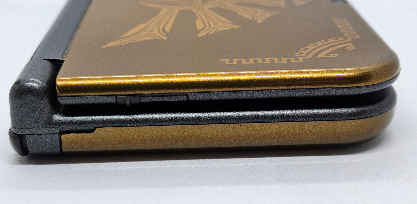 Nintendo New 3DS XL Hyrule Edition - Modded (Complete)