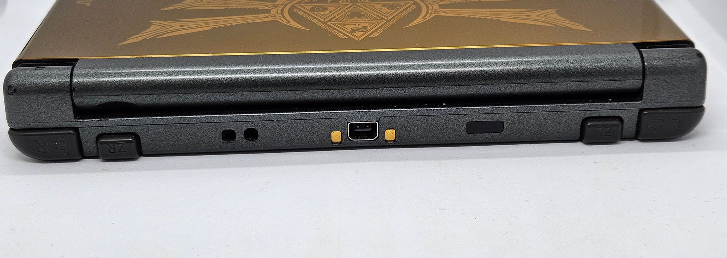 Nintendo New 3DS XL Hyrule Edition - Modded (Complete)