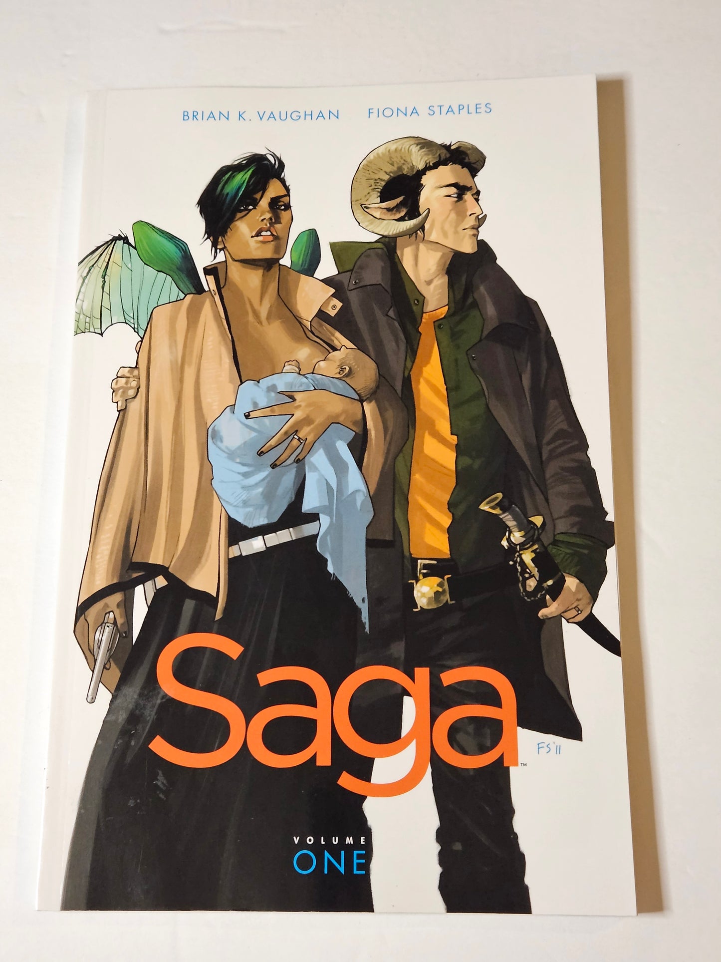 Saga Vol. 1 (Paperback)