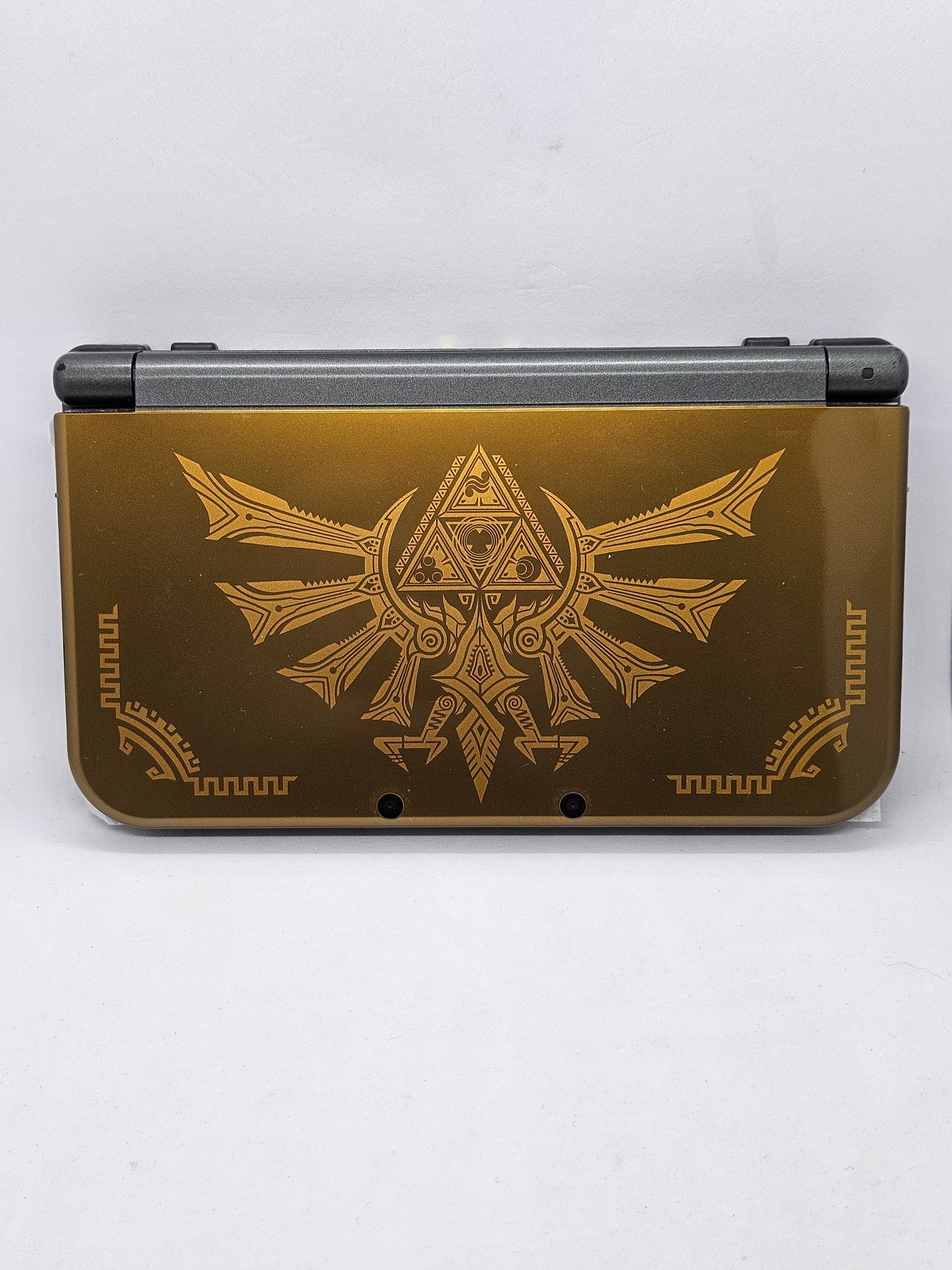 Nintendo New 3DS XL Hyrule Edition - Modded  (Complete)