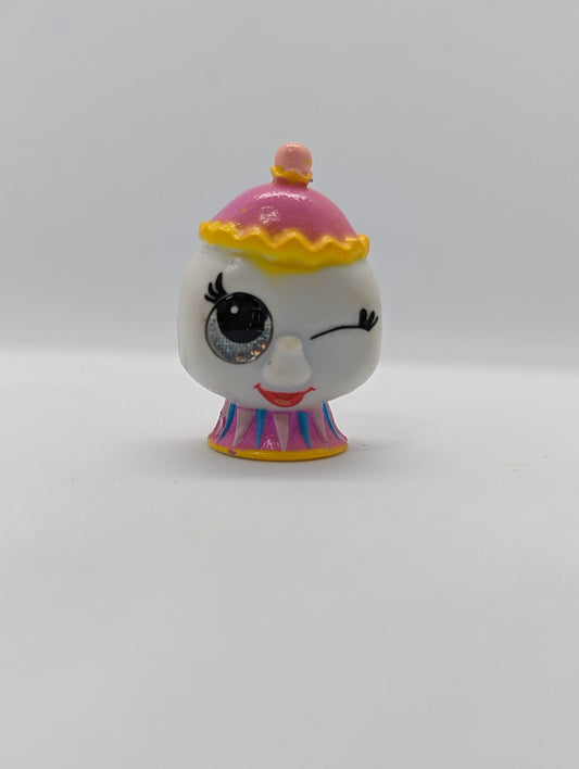 Disney Doorables: (Series 2) Beauty & The Beast - Mrs. Potts (winking)